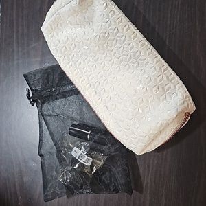 NWT ANASTASIA BEVERLY HILLS  BRUSH BAG WITH SPONGE and banana stick sample